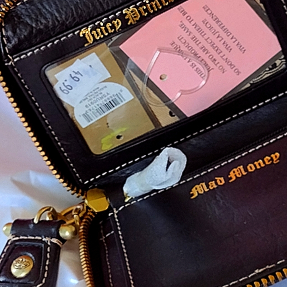 Juicy Couture Leather Retired Zippered Wallet NWT